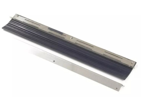 Уплотнение двери нижнее