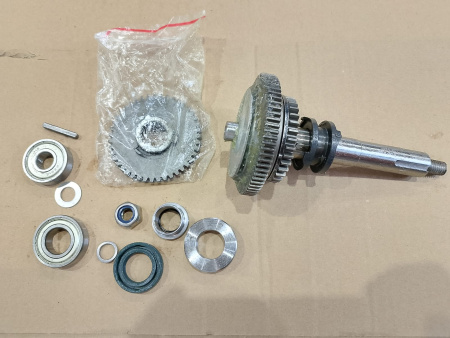 Узел центральной оси в сборе